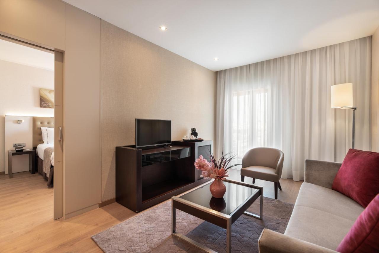 فندق يوروستارس داس ليتراس Lisboa المظهر الخارجي الصورة A suite at the hotel