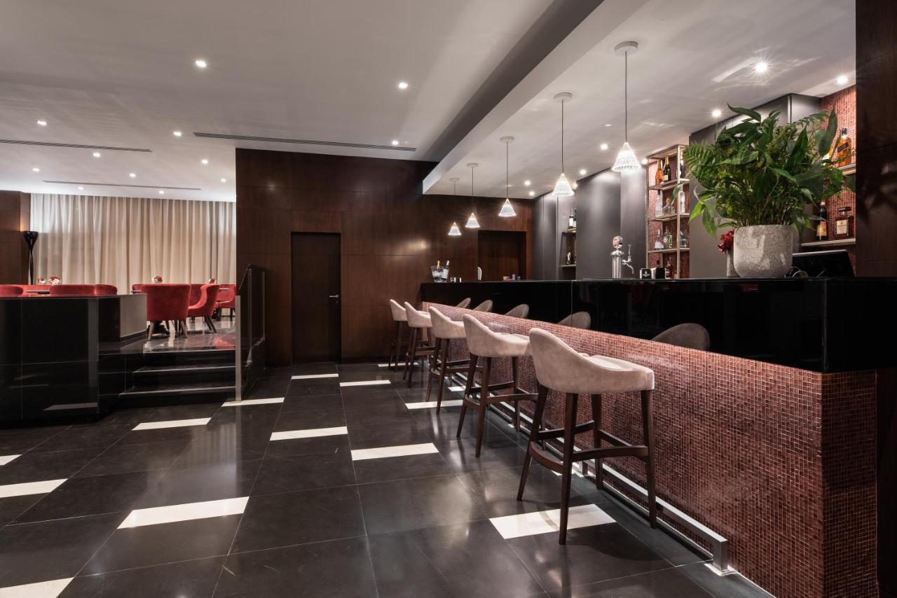فندق يوروستارس داس ليتراس Lisboa المظهر الخارجي الصورة The bar at the hotel