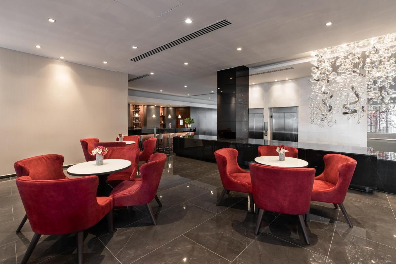 فندق يوروستارس داس ليتراس Lisboa المظهر الخارجي الصورة The lounge at the airport