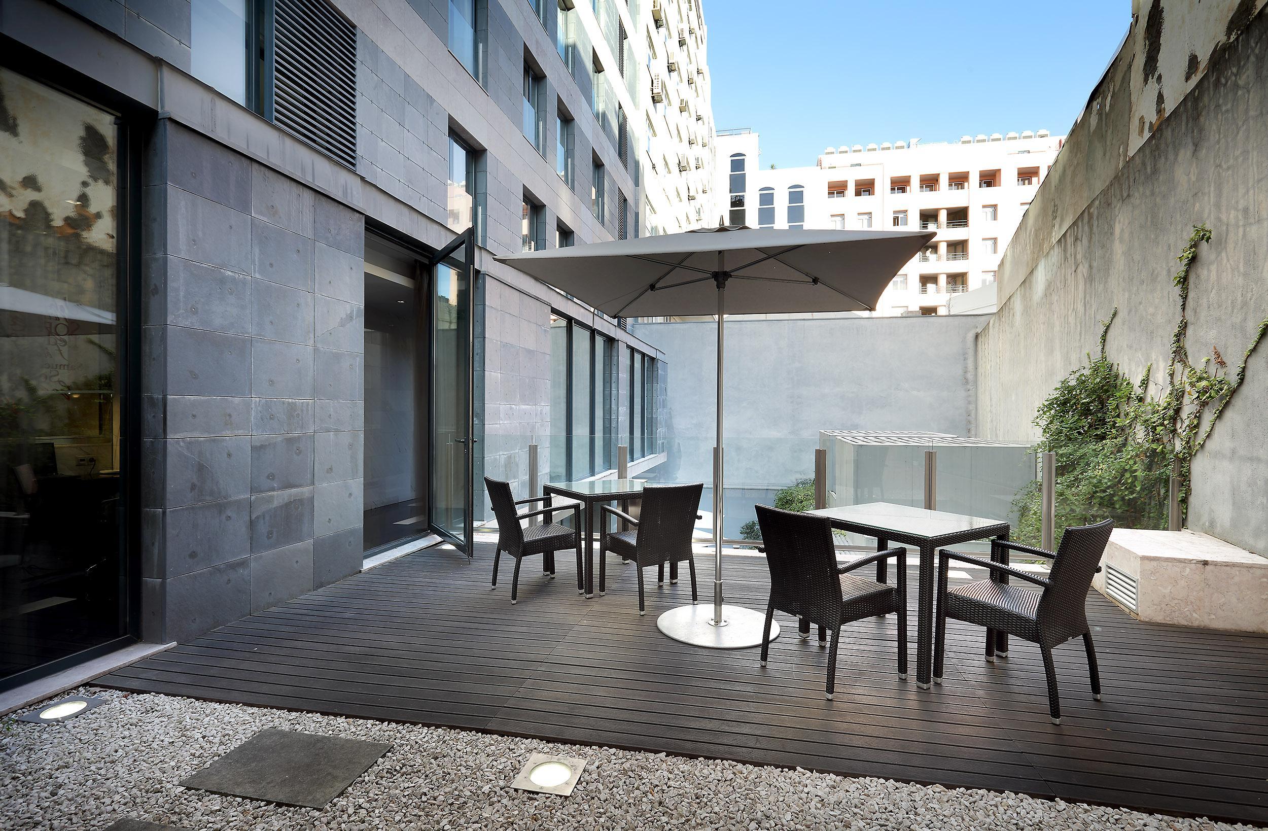 فندق يوروستارس داس ليتراس Lisboa المظهر الخارجي الصورة The courtyard of the hotel